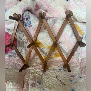 Expandable Wooden Wall Rack